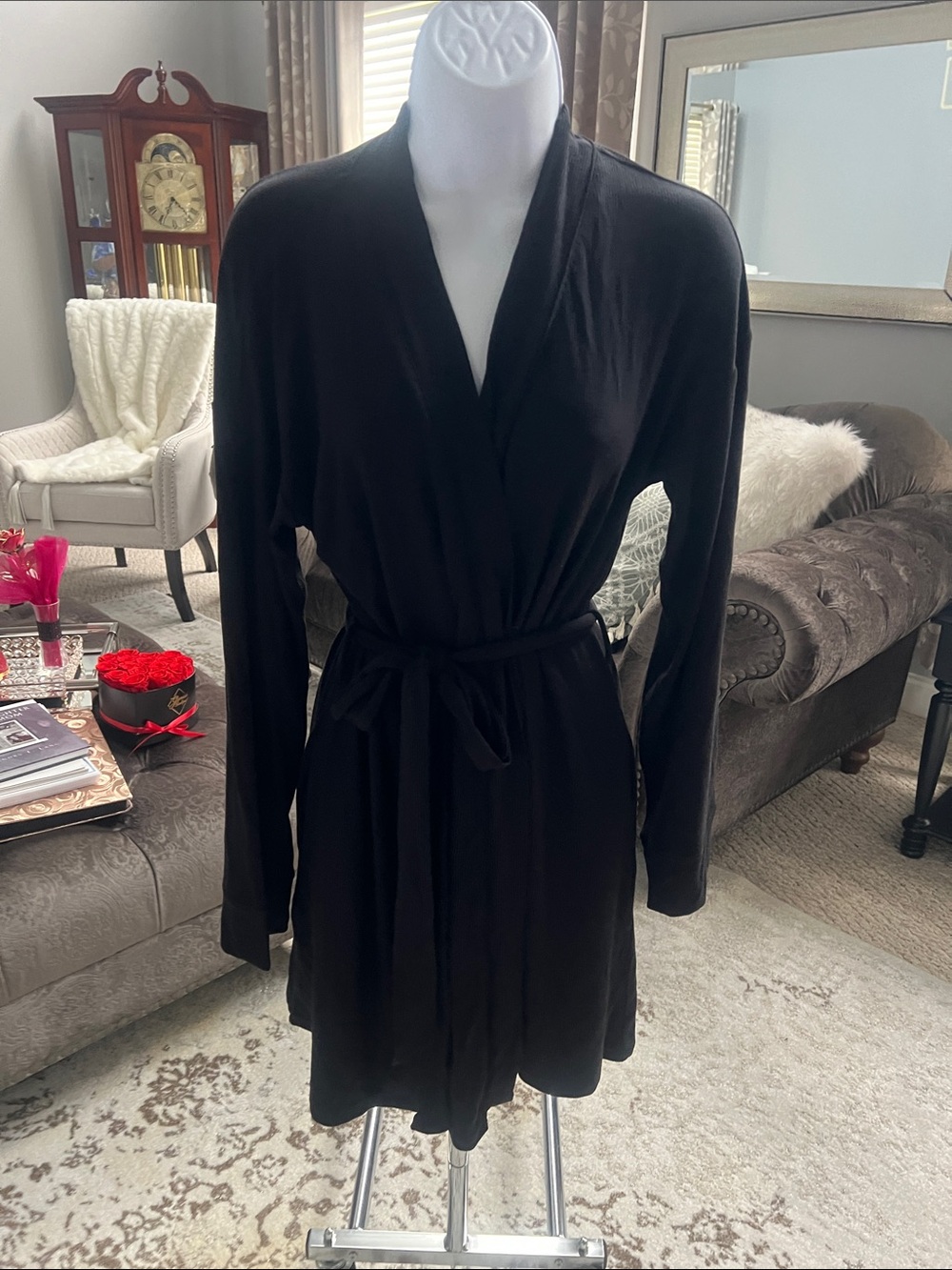 Skims short lounge robe